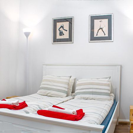 Central Perk Apartments Ryga Zewnętrze zdjęcie